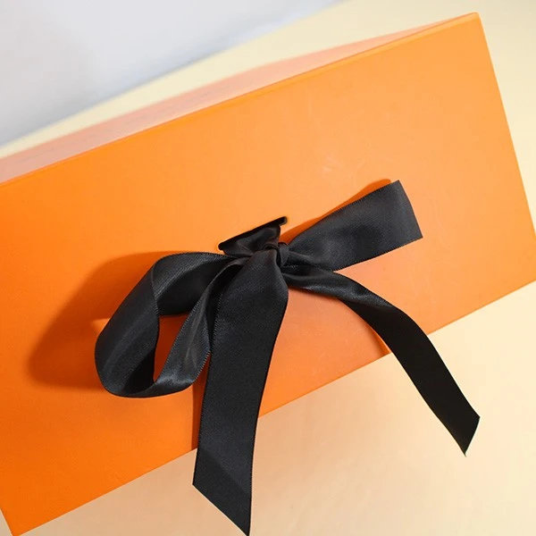 Magnetic Closure Box With Ribbon
